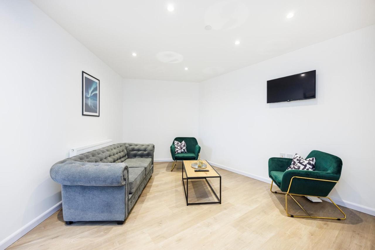 Cresta House - Modern Apartments Luton  Exterior photo
